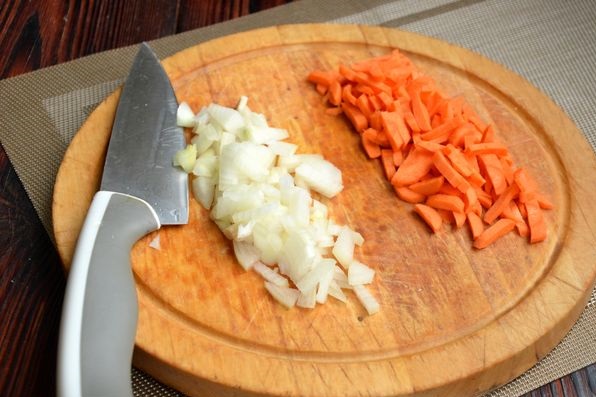 Cabbage Stewed with Pumpkin and Mushrooms step 1
