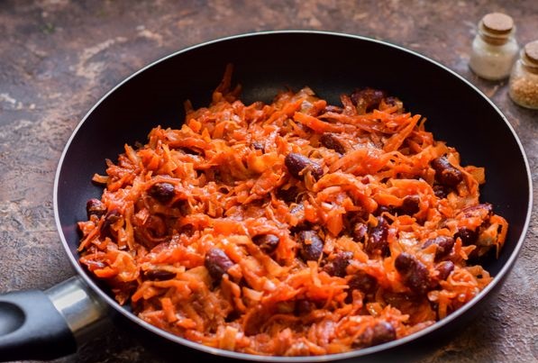 Cabbage Stewed with Beets and Beans step 10