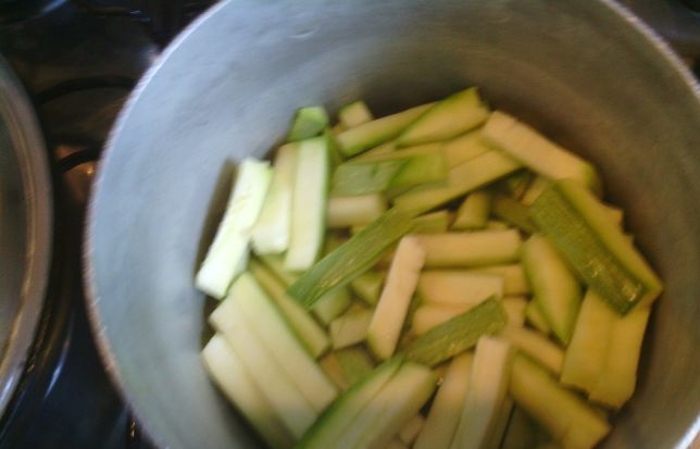 Fried Chicken Giblets Garnished with Young Zucchini step 4