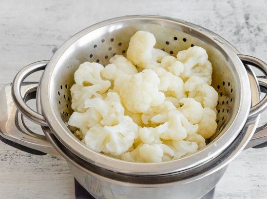 Cauliflower Baked in Sour Cream-Garlic Sauce with Cheese step 4