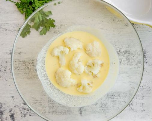 Cauliflower Baked in Sour Cream-Garlic Sauce with Cheese step 6