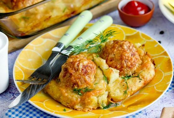 Chicken Cutlets in Potato Nests