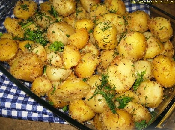 Potatoes Baked with Garlic Breadcrumbs