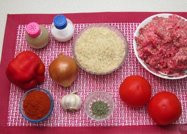 Rice with Meat Balls, Tomatoes and Bell Peppers step 1