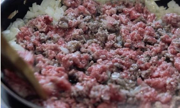 Potato Casserole with Minced Meat and Tomatoes step 3