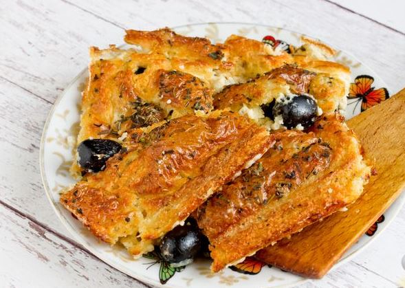 Unsweetened Cottage Cheese Casserole without Flour, with Olives and Cheese