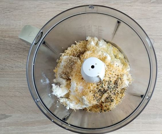 Unsweetened Cottage Cheese Casserole without Flour, with Olives and Cheese step 4