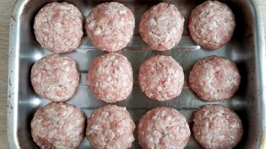 Minced Meat Zrazy with Omelette and Tomato (in the Oven) step 10