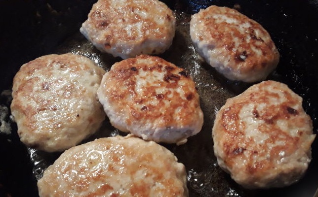 Chicken Cutlets Stuffed with Mushrooms and Cheese step 11