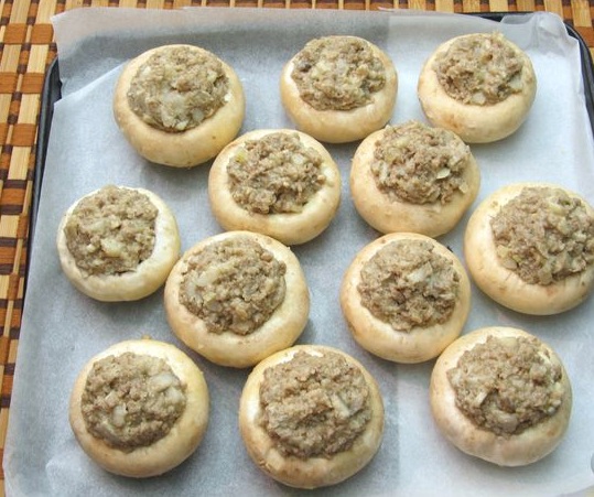 Baked Champignons Stuffed with Ground Beef step 11