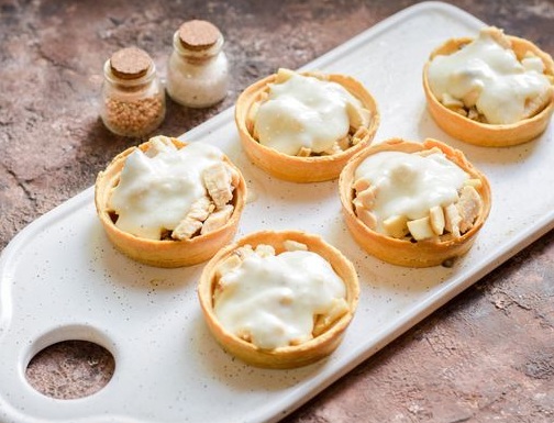 Julienne with Mushrooms and Chicken, in Tartlets step 12