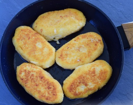 Potato Zrazy with Minced Chicken step 12