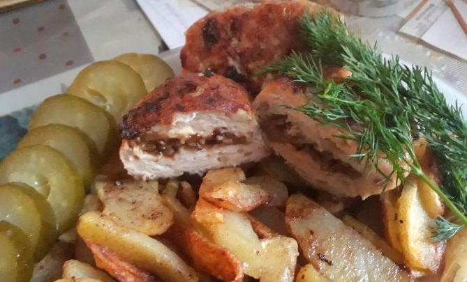 Chicken Cutlets Stuffed with Mushrooms and Cheese
