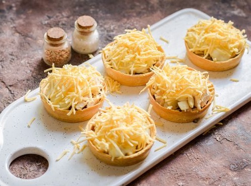 Julienne with Mushrooms and Chicken, in Tartlets step 13