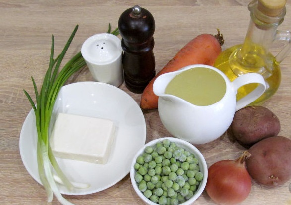 Soup with Green Peas and Cream Cheese step 1