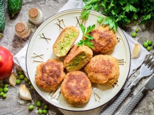 Fish Zrazy with Green Peas