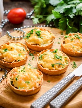 Julienne with Mushrooms and Chicken, in Tartlets step 16