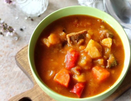 Hungarian Beef Goulash Soup