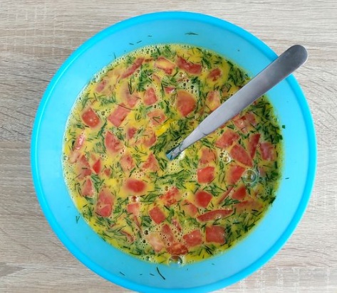 Minced Meat Zrazy with Omelette and Tomato (in the Oven) step 2