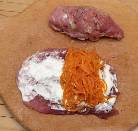 Korean Style Pork Rolls with Carrots step 2