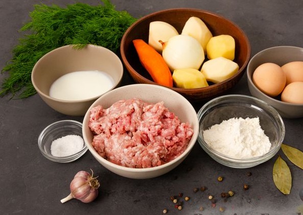 Soup with Meatballs and Egg-Sour Cream Dressing step 1