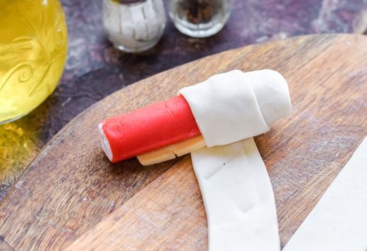 Puff Rolls with Crab Sticks and Cheese step 3
