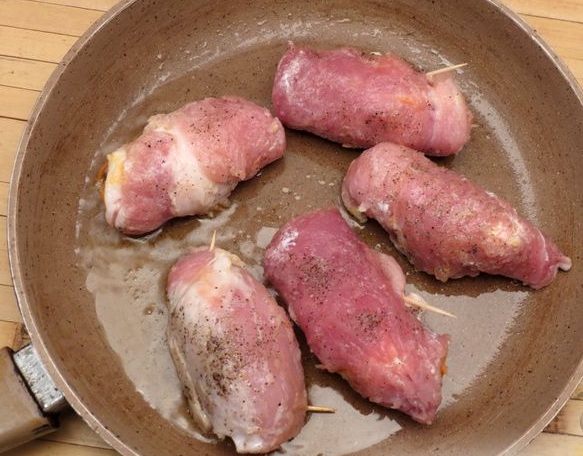 Korean Style Pork Rolls with Carrots step 3