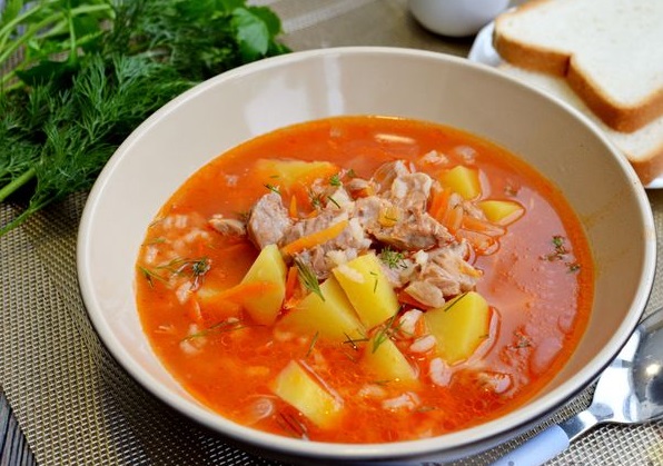 Tomato Soup with Pork and Rice