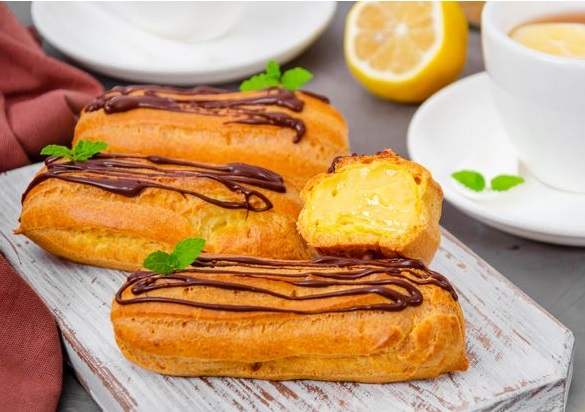 Eclairs with Pumpkin Custard and Spices