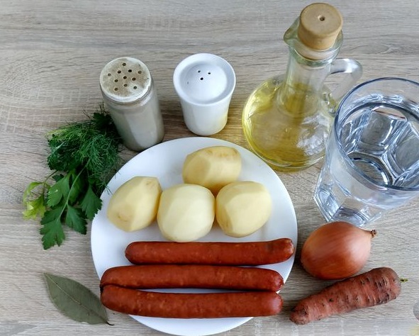 Soup with Potatoes and Hunting Sausages step 1