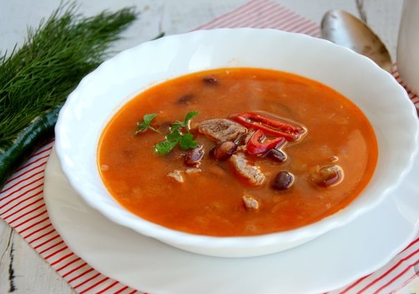 Spicy Tomato Soup with Beef and Canned Beans