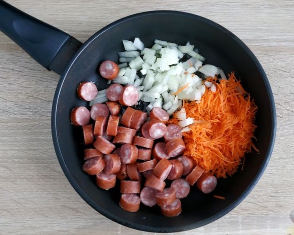 Soup with Potatoes and Hunting Sausages step 6