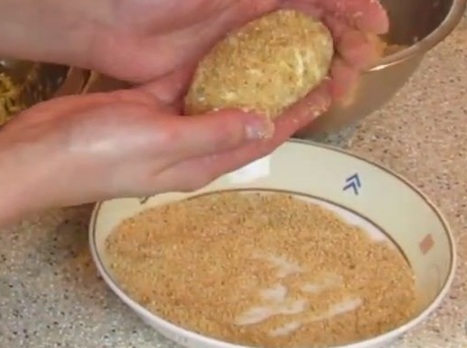 Fish Zrazy, or Cutlets Stuffed with Boiled Eggs, Onions and Herbs step 5