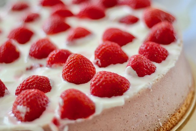 Strawberry Cheesecake with White Chocolate