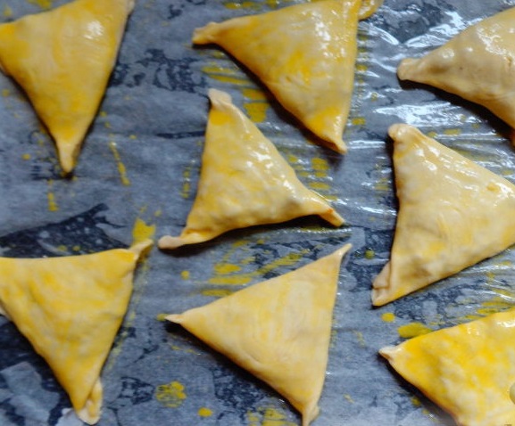 Samsa in Uzbek step 25