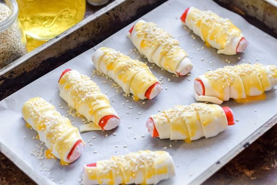 Puff Rolls with Crab Sticks and Cheese step 8