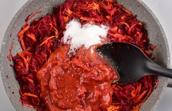 Borscht with Prunes and Eggplant step 2