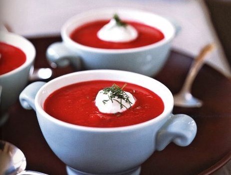 Borscht-Puree with Mushrooms and Baked Potatoes