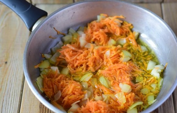 Borscht with Choux Pastry Dumplings step 3
