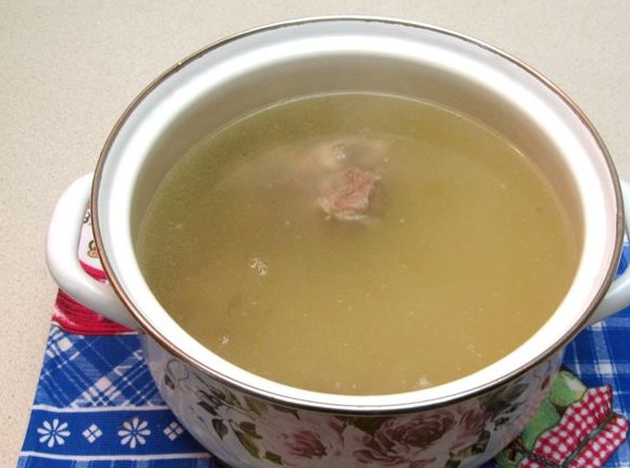 Borscht with Pork and Sauerkraut step 1