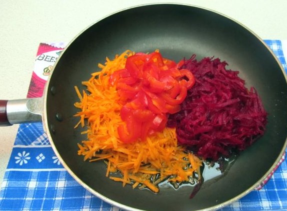 Borscht with Pork and Sauerkraut step 5