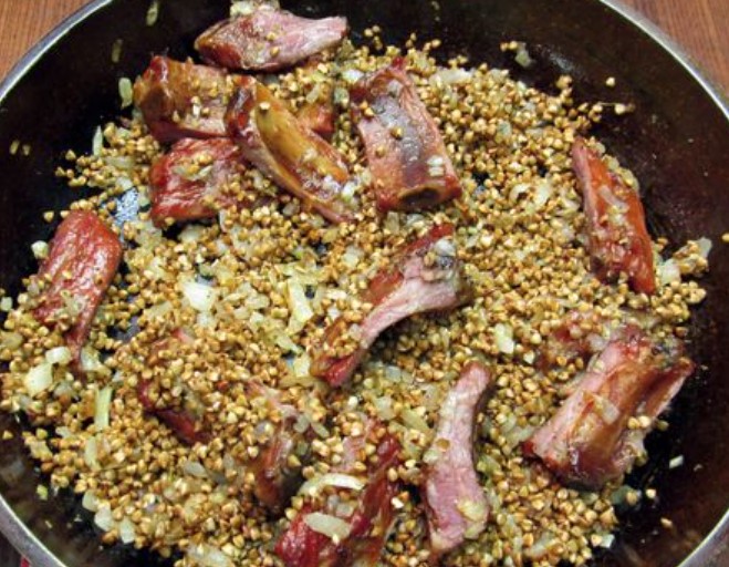 Buckwheat with Smoked Ribs (in a Pan) step 9