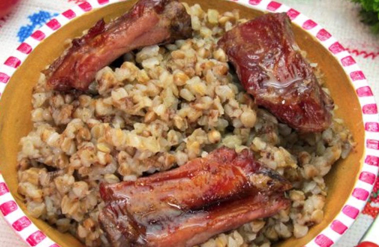 Buckwheat with Smoked Ribs (in a Pan)