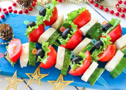Canapes with Vegetables and Cheese