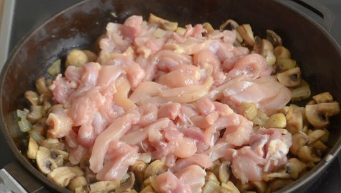 Chicken Julienne with Mushrooms and Brie Cheese step 4