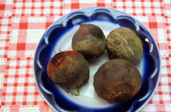 Cold Beetroot with Beans and Cucumber step 2