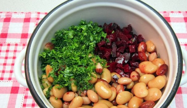 Cold Beetroot with Beans and Cucumber step 6