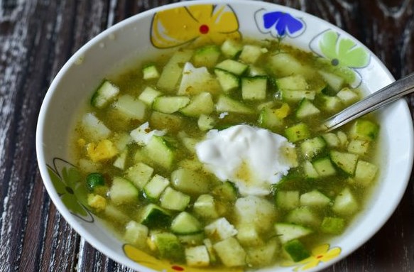 Cold Green Borsch with Cucumbers