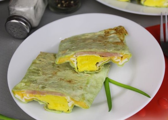 Fried Eggs in Pita Bread with Ham and Cheese (in the Oven)