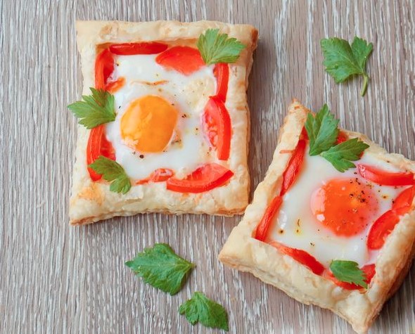 Fried Eggs with Cheese and Tomatoes, on Puff Pastry